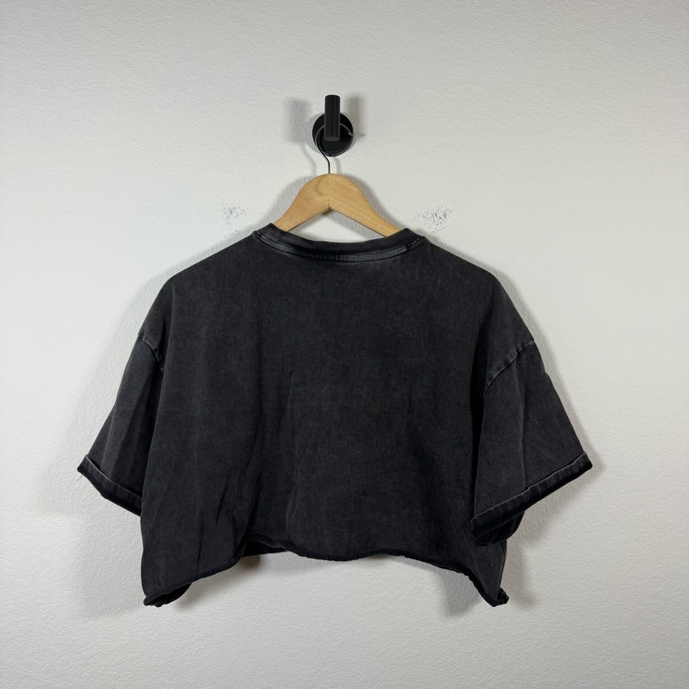 Formula 1 x PacSun Women’s Helmet Sport Cropped Tee in Charcoal Size M - Picture 10 of 12